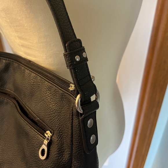 Women’s Relic Black Leather shoulder Purse - Picture 11 of 12